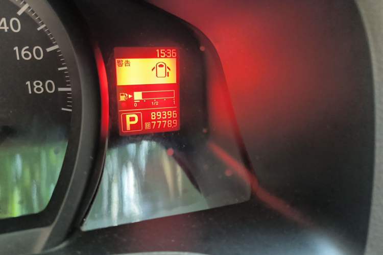 Used Nissan NV200 2014 1.6L CVT Luxury Model China IV Standard Odometer Close Up