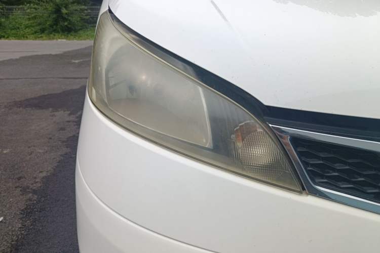 Used Nissan NV200 2014 1.6L CVT Luxury Model China IV Standard Right Front Headlight