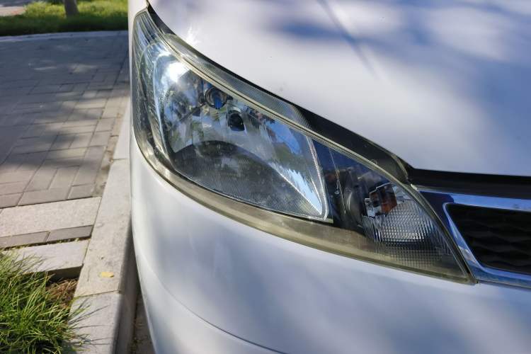 Used Nissan NV200 2014 1.6L Manual Luxury Model China IV Standard Right Front Headlight