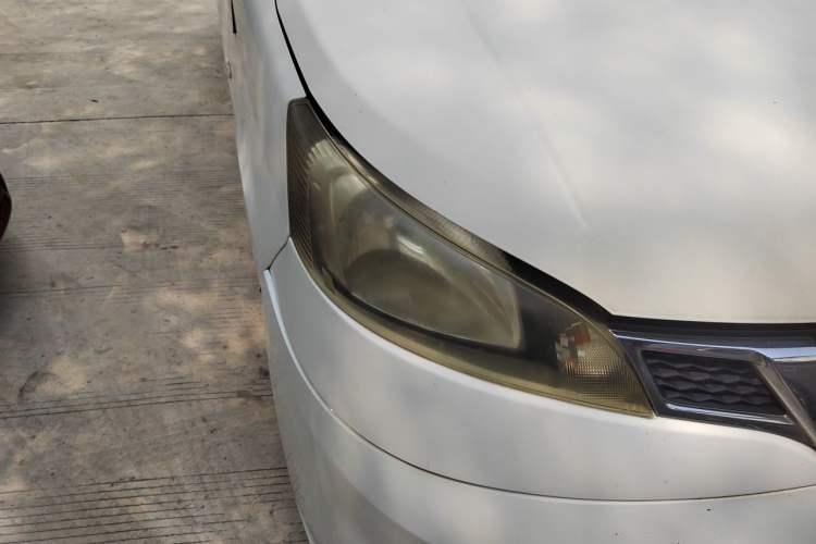 Used Nissan NV200 2014 1.6L CVT Luxury Model China IV Standard Right Front Headlight