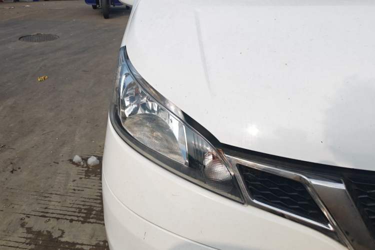 Used Nissan NV200 2014 1.6L CVT Luxury Model China IV Standard Right Front Headlight