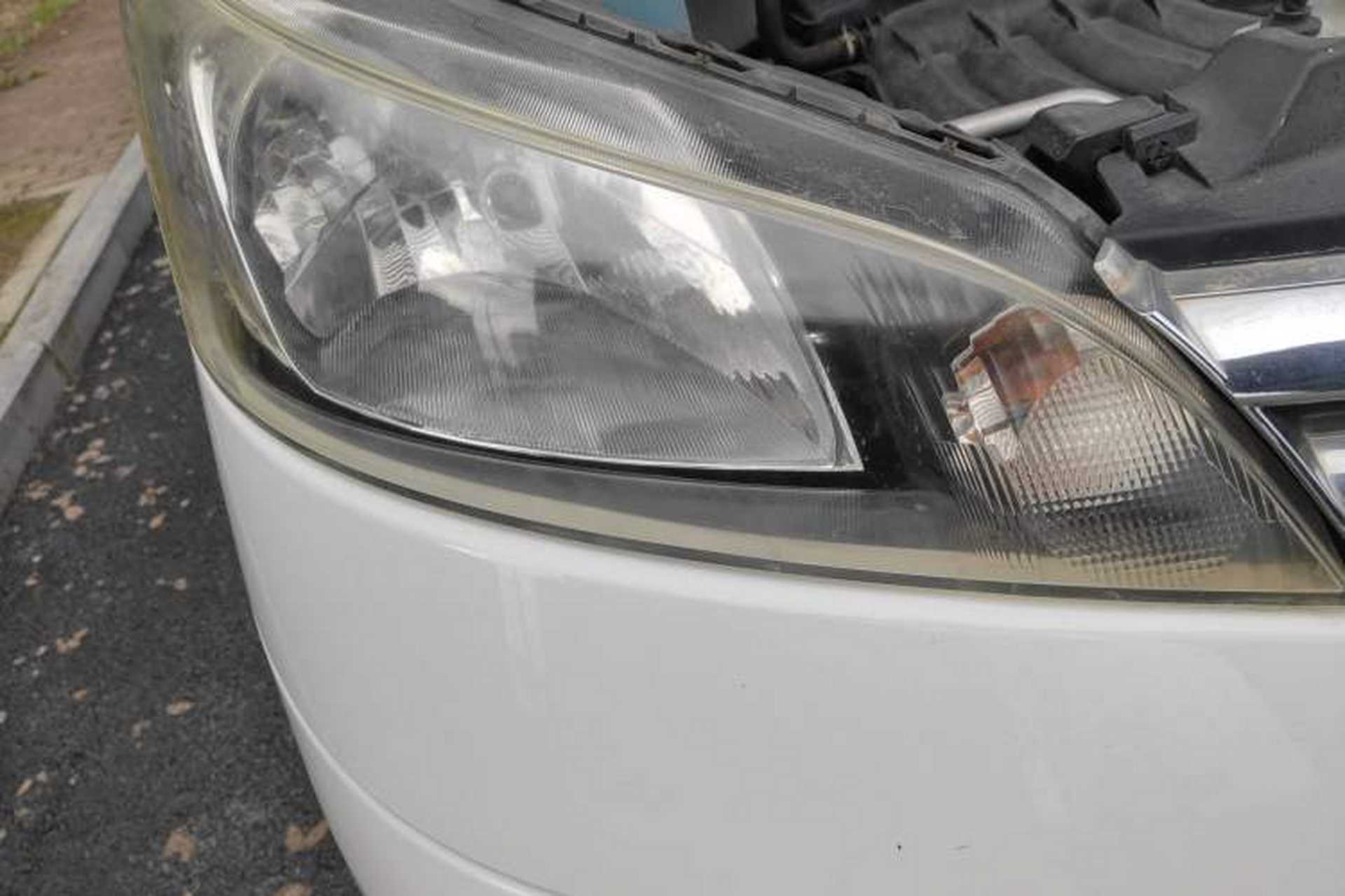 Used Nissan NV200 2014 1.6L CVT Luxury Model China IV Standard Right Front Headlight