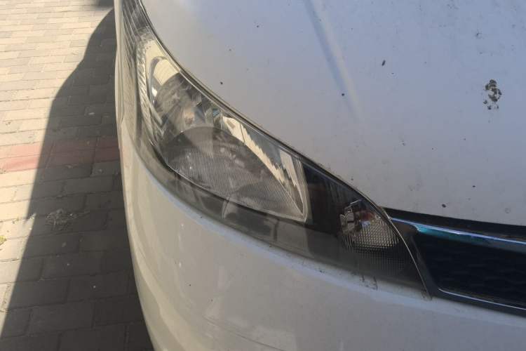 Used Nissan NV200 2014 1.6L CVT Luxury Model China V Standard Right Front Headlight