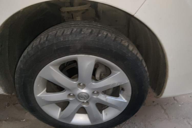 Used Nissan NV200 2014 1.6L CVT Luxury Model China IV Standard Right Front Wheel Hub