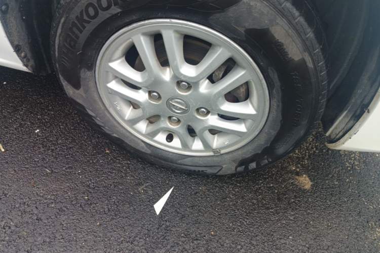 Used Nissan NV200 2014 1.6L CVT Luxury Model China IV Standard Right Front Wheel Hub