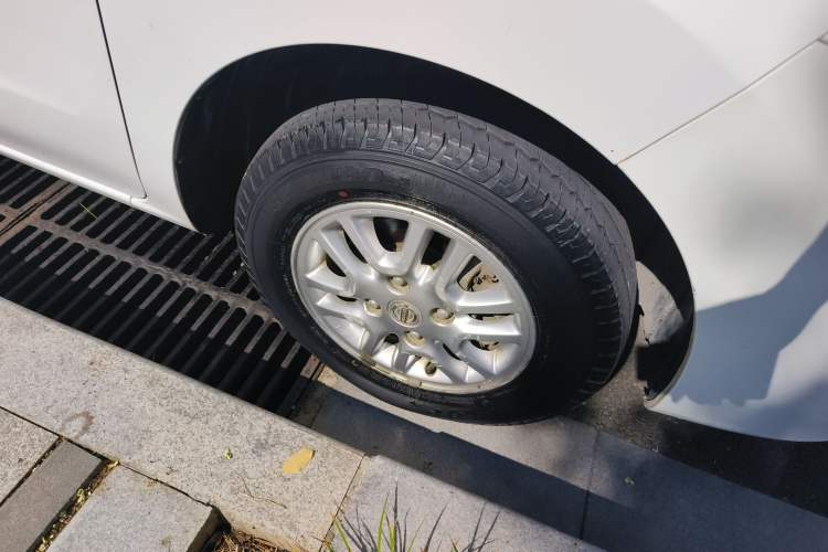 Used Nissan NV200 2014 1.6L Manual Luxury Model China IV Standard Right Front Wheel Hub