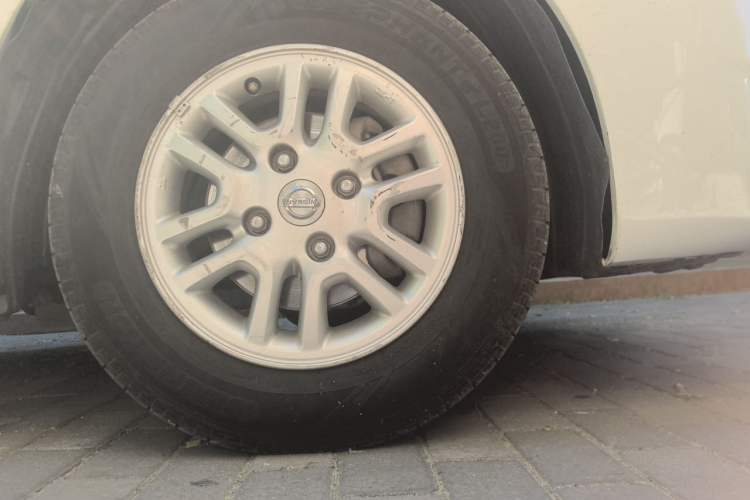 Used Nissan NV200 2014 1.6L CVT Luxury Model China V Standard Right Front Wheel Hub