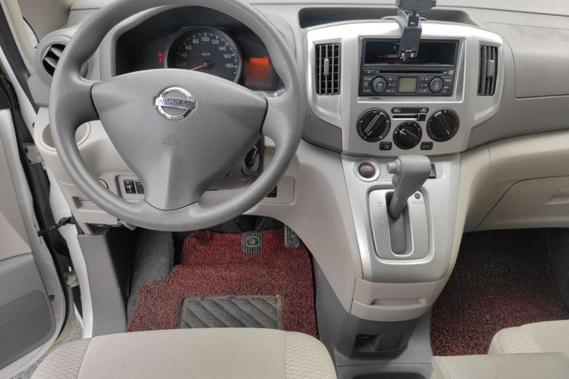 Used Nissan NV200 2014 1.6L CVT Luxury Model China IV Standard Steering Wheel