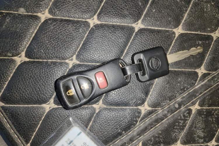 Used Nissan NV200 2014 1.6L CVT Luxury Model China IV Standard Vehicle Key