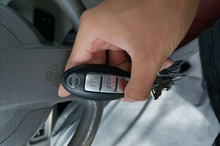 Used Nissan NV200 2014 1.6L Manual Luxury Model China V Standard Vehicle Key