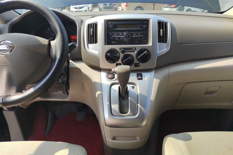 Used Nissan NV200 2016 Revised Version 1.6L CVT Luxury Edition Audio And AC Panel