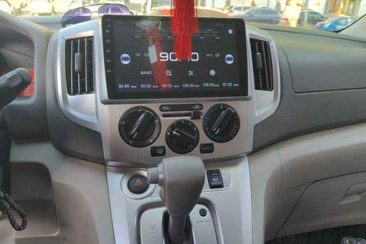 Used Nissan NV200 2016 Revised Version 1.6L CVT Deluxe Edition Audio And AC Panel