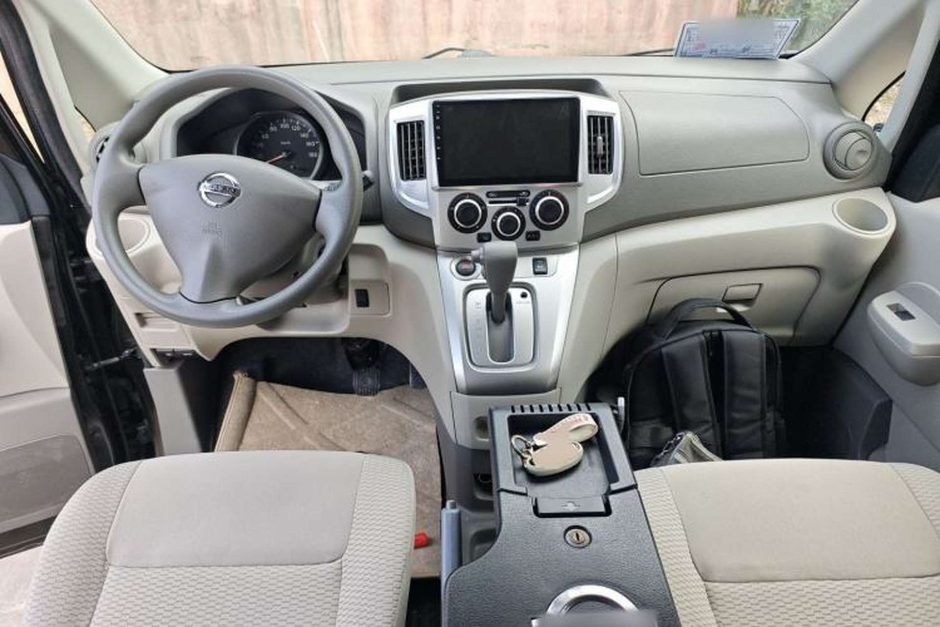 Used Nissan NV200 2016 Revised Version 1.6L CVT Deluxe Edition Center Console