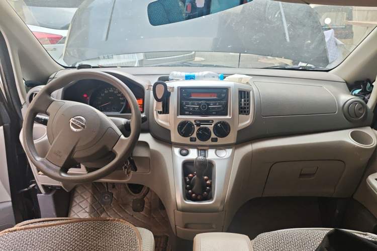 Used Nissan NV200 2016 1.6L Manual Luxury Model Center Console