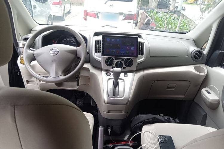 Used Nissan NV200 2016 1.6L CVT Luxury Model Center Console