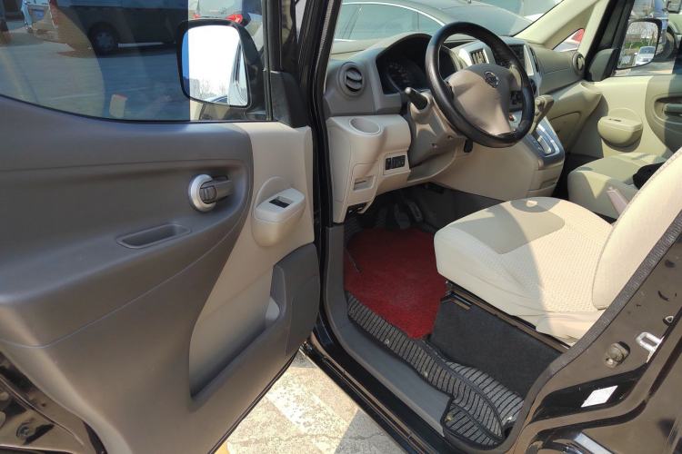 Used Nissan NV200 2016 Revised Version 1.6L CVT Luxury Edition Driver Seat
