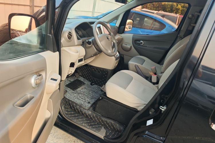 Used Nissan NV200 2016 Revised Version 1.6L CVT Deluxe Edition Driver Seat