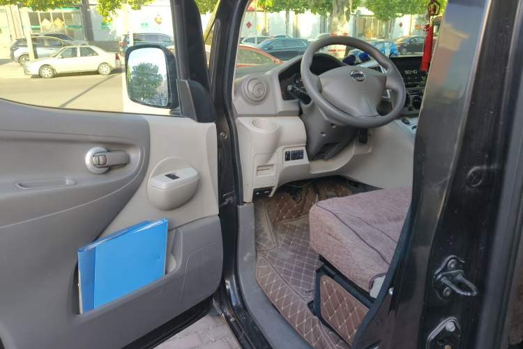 Used Nissan NV200 2016 Revised Version 1.6L CVT Deluxe Edition Driver Seat