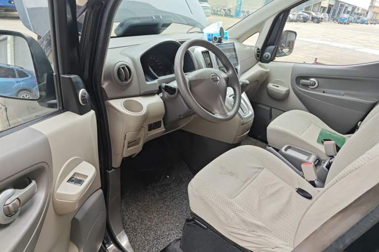 Used Nissan NV200 2016 Revised Version 1.6L CVT Deluxe Edition Driver Seat