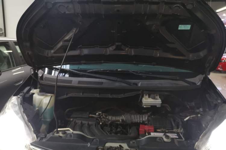 Used Nissan NV200 2016 Revised Version 1.6L Manual Luxury Edition Engine Bay