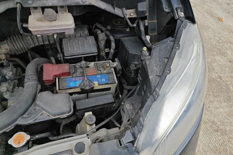 Used Nissan NV200 2016 Revised Version 1.6L CVT Deluxe Edition Engine Bay Left