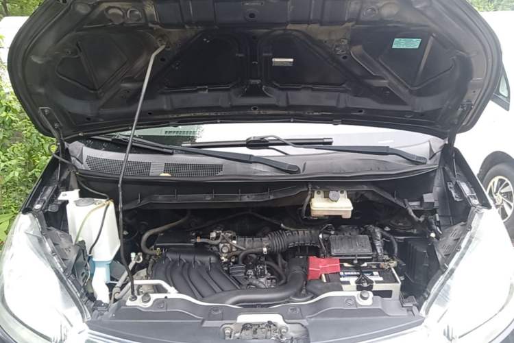 Used Nissan NV200 2016 1.6L CVT Luxury Model Engine Bay