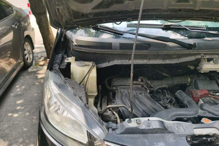 Used Nissan NV200 2016 1.6L Manual Zunya Model Engine Bay Right