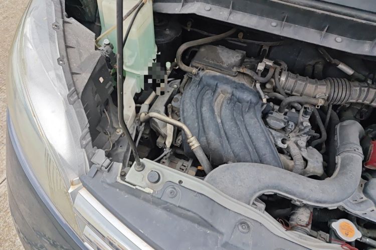 Used Nissan NV200 2016 Revised Version 1.6L CVT Deluxe Edition Engine Bay Right