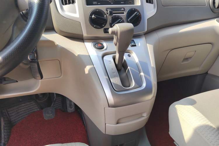Used Nissan NV200 2016 Revised Version 1.6L CVT Luxury Edition Gear Lever