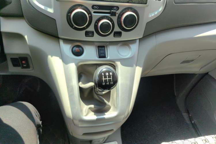 Used Nissan NV200 2016 1.6L Manual Zunya Model Gear Lever