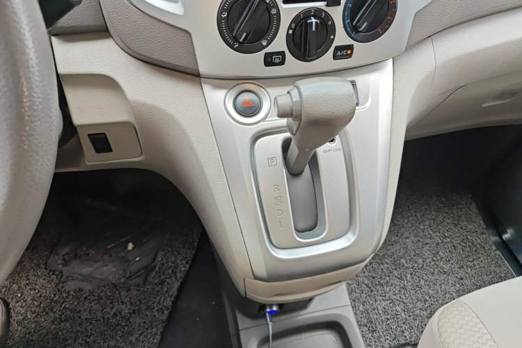 Used Nissan NV200 2016 Revised Version 1.6L CVT Deluxe Edition Gear Lever