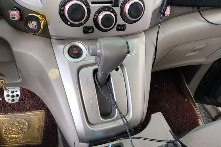 Used Nissan NV200 2016 1.6L CVT Luxury Model Gear Lever