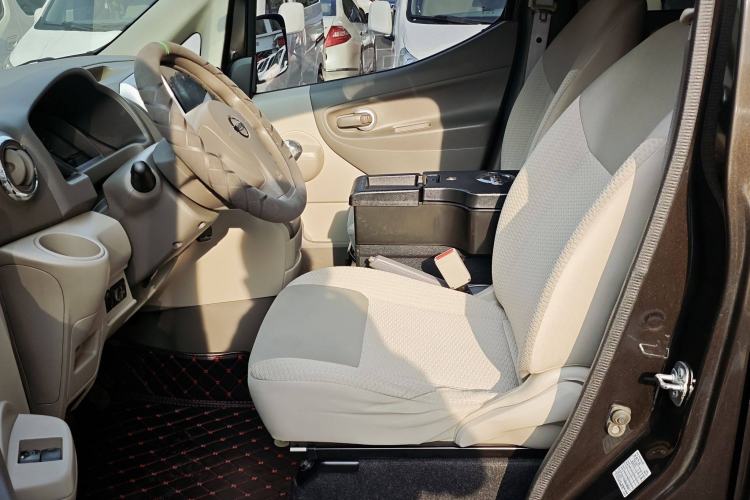 Used Nissan NV200 2016 Revised Version 1.6L Manual Luxury Edition Interior 2