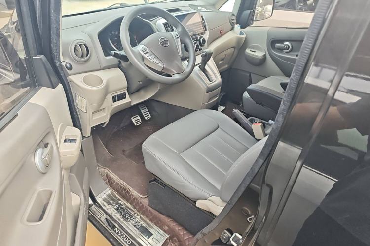 Used Nissan NV200 2016 1.6L CVT Deluxe Model Interior 2