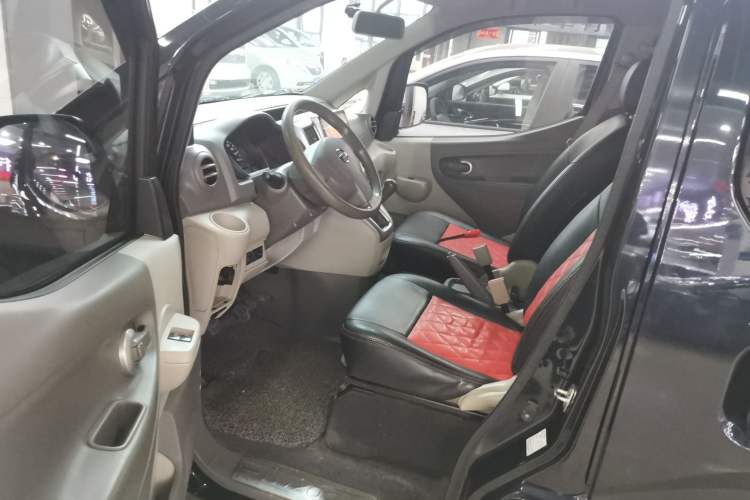 Used Nissan NV200 2016 Revised Version 1.6L Manual Luxury Edition Interior 3
