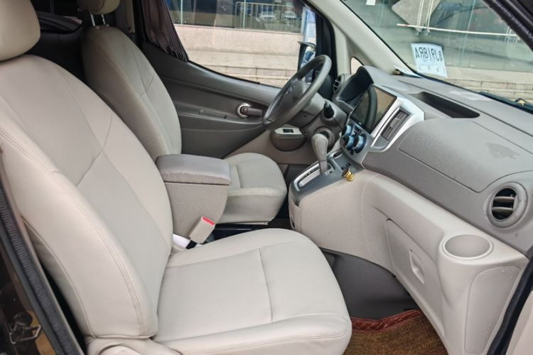 Used Nissan NV200 2016 Revised Version 1.6L CVT Deluxe Edition Interior 3