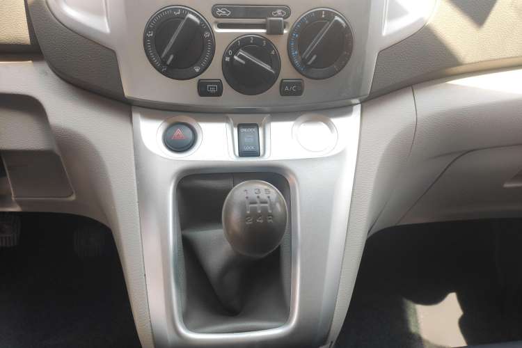 Used Nissan NV200 2016 Revised Version 1.6L Manual Luxury Edition Interior 3
