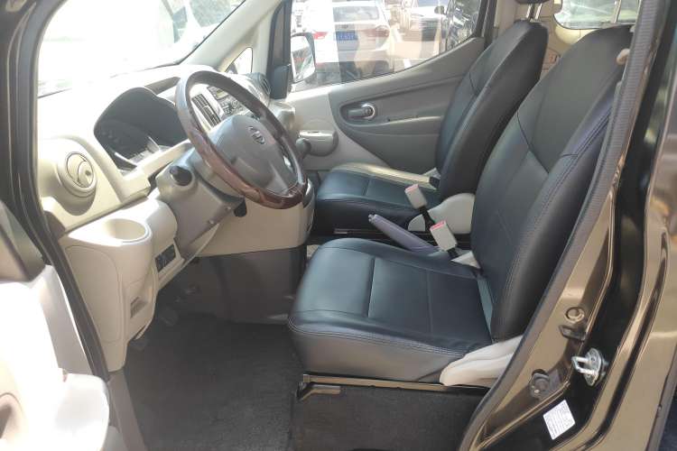 Used Nissan NV200 2016 Revised Version 1.6L Manual Luxury Edition Interior 4