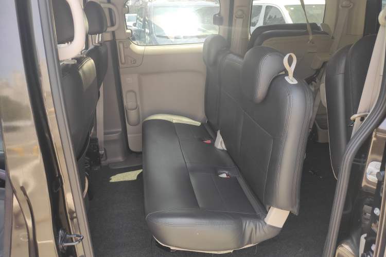 Used Nissan NV200 2016 Revised Version 1.6L Manual Luxury Edition Interior 6