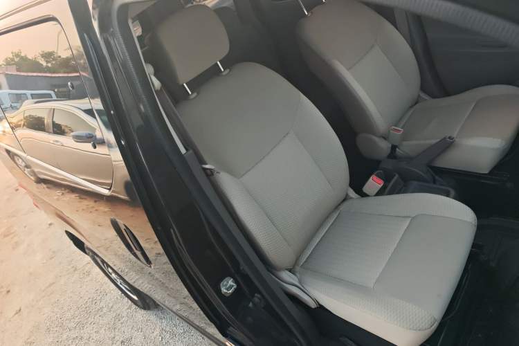 Used Nissan NV200 2016 Revised Version 1.6L CVT Deluxe Edition Right Front Seat