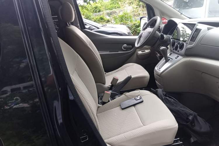 Used Nissan NV200 2016 1.6L CVT Luxury Model Right Front Seat