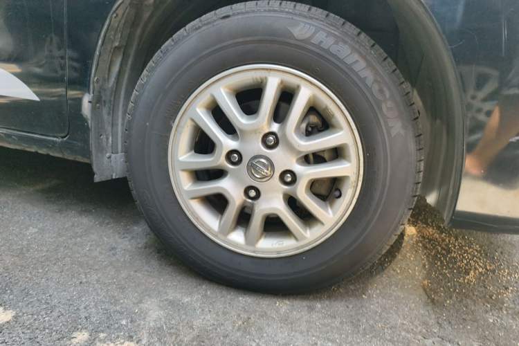 Used Nissan NV200 2016 1.6L Manual Zunya Model Right Front Wheel Hub