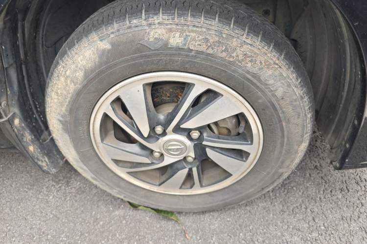 Used Nissan NV200 2016 Revised Version 1.6L CVT Deluxe Edition Right Front Wheel Hub