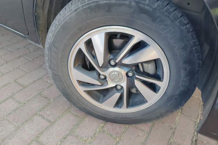 Used Nissan NV200 2016 Revised Version 1.6L CVT Deluxe Edition Right Front Wheel Hub