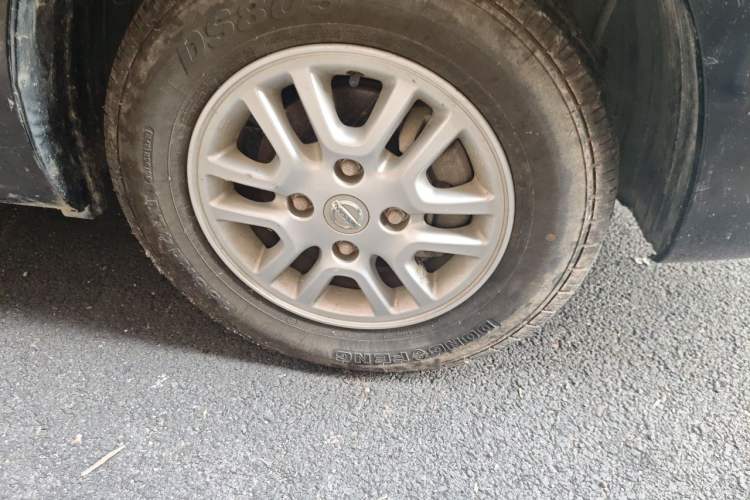 Used Nissan NV200 2016 1.6L Manual Luxury Model Right Front Wheel Hub