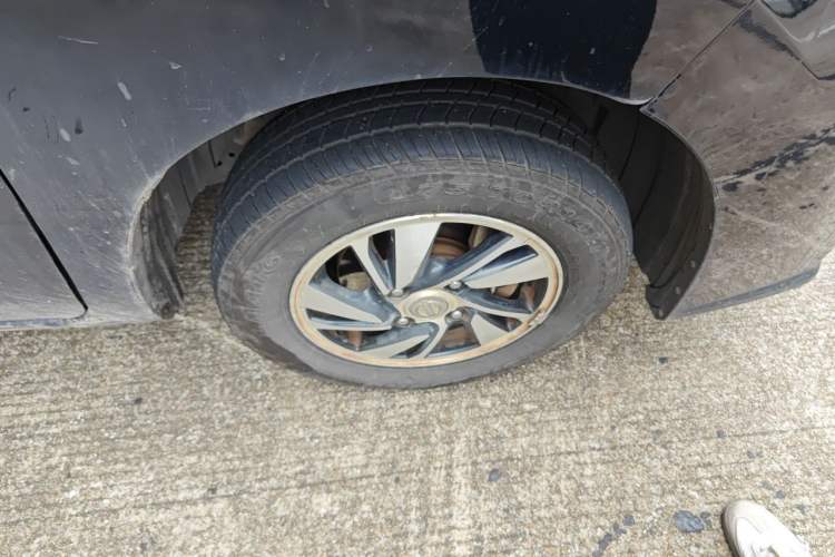 Used Nissan NV200 2016 Revised Version 1.6L CVT Deluxe Edition Right Front Wheel Hub
