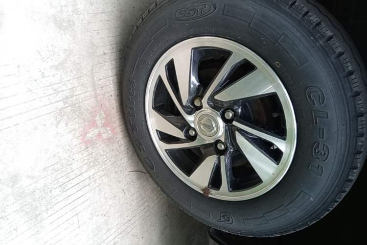 Used Nissan NV200 2016 1.6L CVT Luxury Model Right Rear Wheel Hub