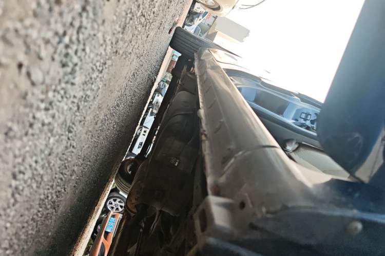 Used Nissan NV200 2016 Revised Version 1.6L CVT Deluxe Edition Right Side Sill