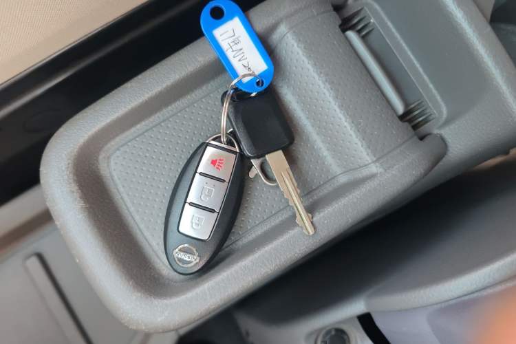 Used Nissan NV200 2016 Revised Version 1.6L CVT Deluxe Edition Vehicle Key