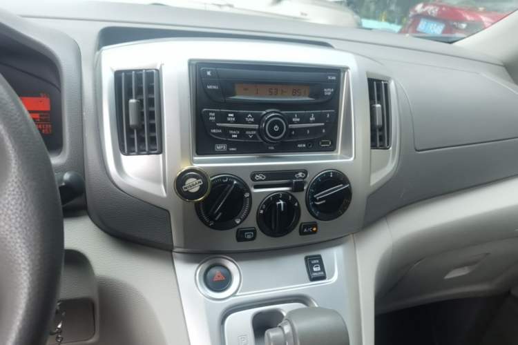 Used Nissan NV200 2016 Revised Version 1.6L CVT Luxury Edition Audio And AC Panel